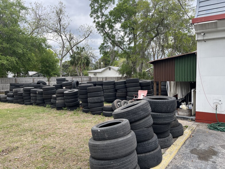 More Photos Of 207 N Temple Ave, Starke Auto Repair For Sale