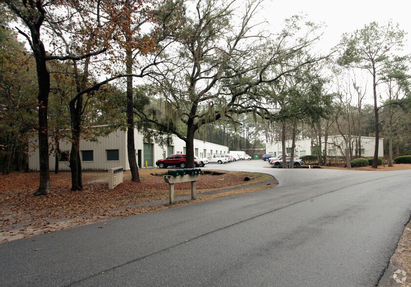 More Photos Of 148 Island Dr, Hilton Head Warehouse For Lease