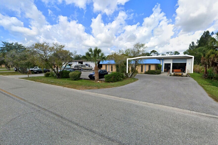 More Photos Of 2205 Industrial Blvd, Sarasota Warehouse For Lease