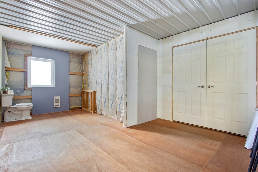 More Photos Of 13520 Currier Sardinia Rd, Chaffee Freestanding For Sale