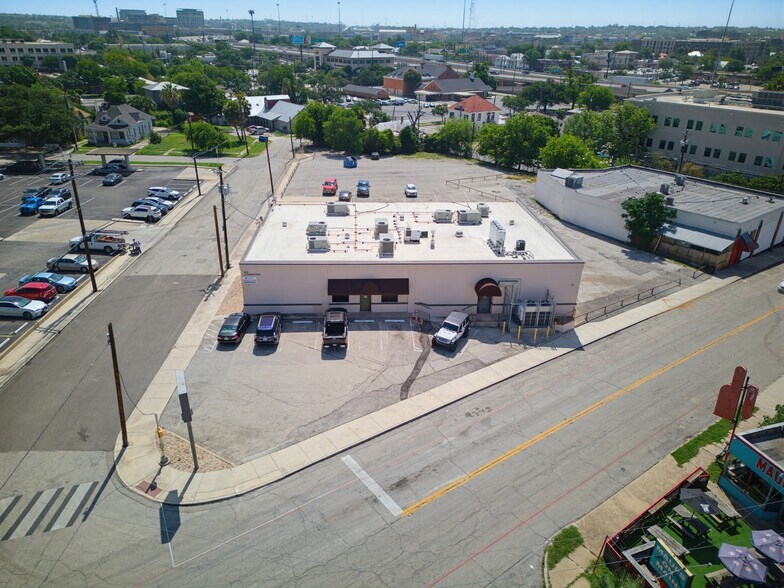 More Photos Of 816-818 Lexington Ave, San Antonio Medical For Sale
