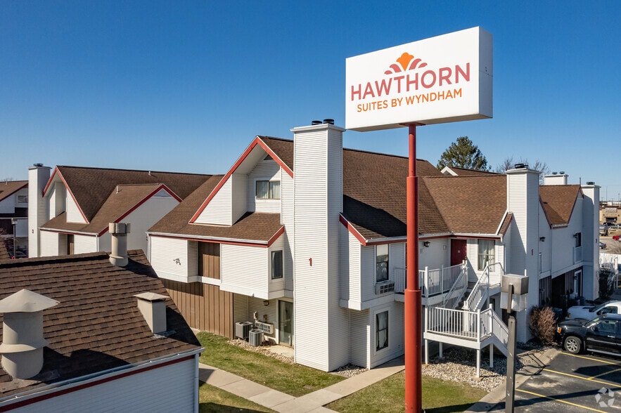 More Photos Of 4919 Lima Rd, Fort Wayne Hotel For Sale