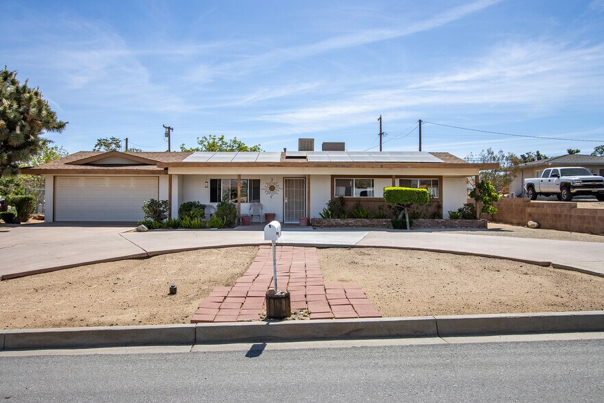 Primary Photo Of 7211 Joshua Ln, Yucca Valley Office Residential For Lease