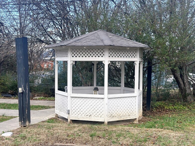 More Photos Of 164 W Wall St, Cookeville Apartments For Sale