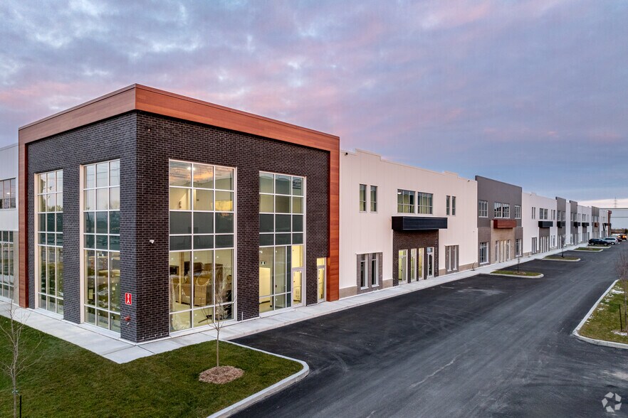 More Photos Of 156 Av D'Iberia, Candiac Industrial For Lease