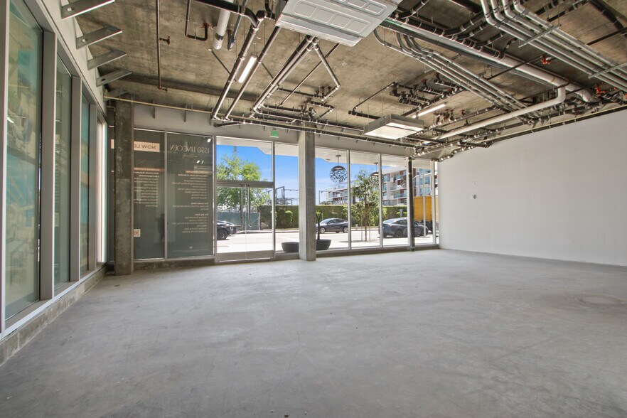 More Photos Of 1550 Lincoln Blvd, Santa Monica Apartments For Lease