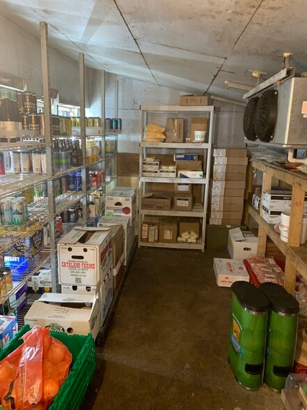 More Photos Of 157 Summer St, Kennebunk Convenience Store For Sale