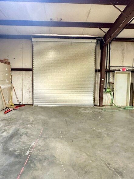 More Photos Of 315 Transport Dr, Cookeville Warehouse For Lease