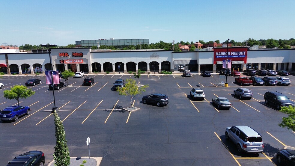 More Photos Of 9412-9494 N May Ave, Oklahoma City Unknown For Lease