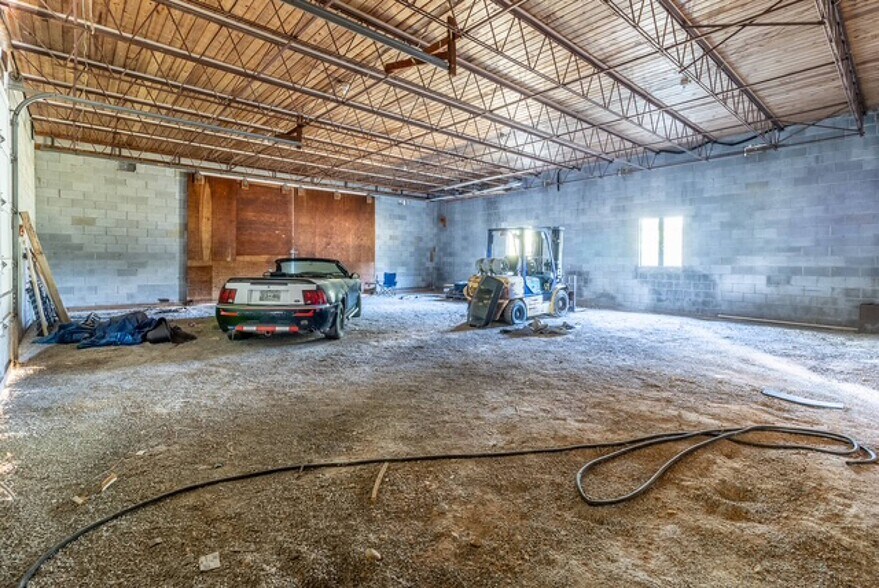 More Photos Of 13807 Rankin Ave, Dunlap Industrial For Sale