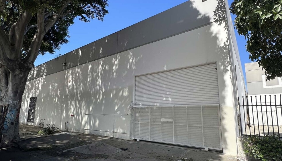 More Photos Of 1609-1611 E 15th St, Los Angeles Warehouse For Sale