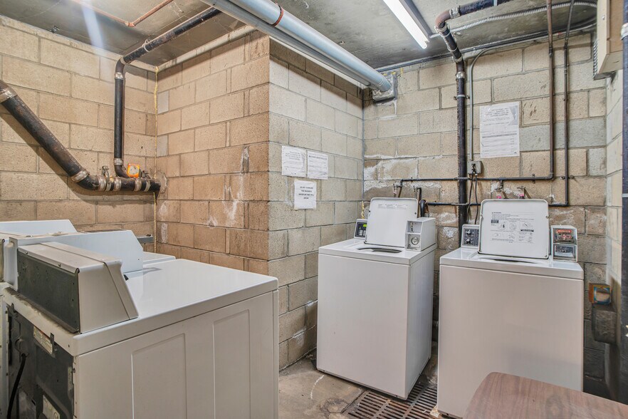 More Photos Of 1207 N Columbus Ave, Glendale Apartments For Sale