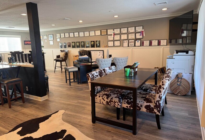 More Photos Of 552 Main St, Aumsville General Retail For Sale