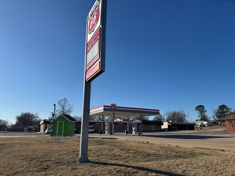 More Photos Of 3304 W 61st St S, Tulsa Convenience Store For Lease