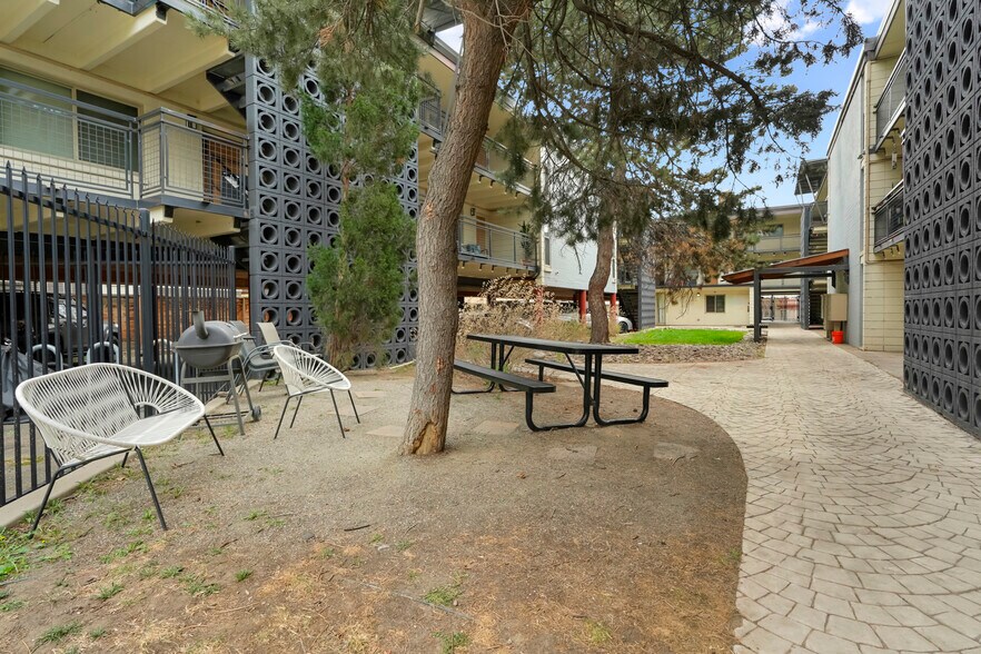 More Photos Of 2860 W 32nd Ave, Denver Apartments For Sale