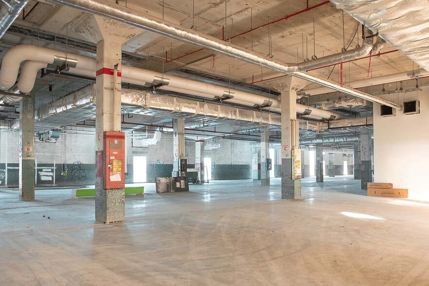 More Photos Of 401 Franklin St, Houston General Retail For Lease