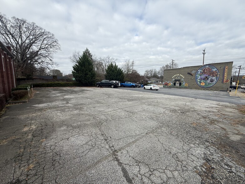 More Photos Of 1309 Woodside Ave, Greenville Specialty For Sale
