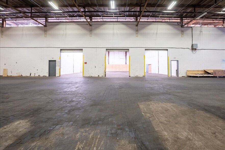 More Photos Of 91 Pinevale St, Springfield Warehouse For Lease
