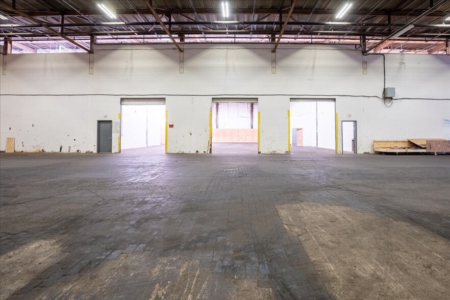 More Photos Of 91 Pinevale St, Springfield Warehouse For Lease