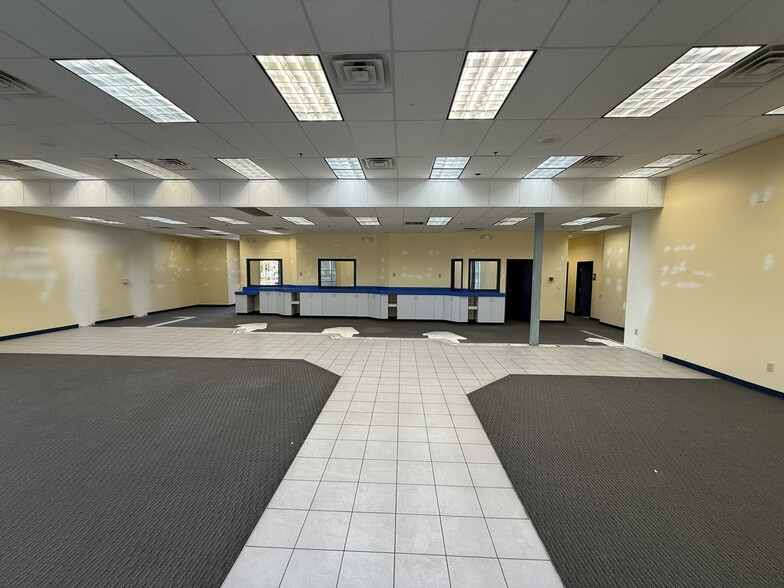 More Photos Of 9275 W Flamingo Rd, Las Vegas Freestanding For Lease