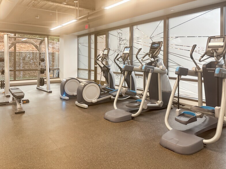 More Photos Of 8601 Six Forks Rd, Raleigh Coworking Space