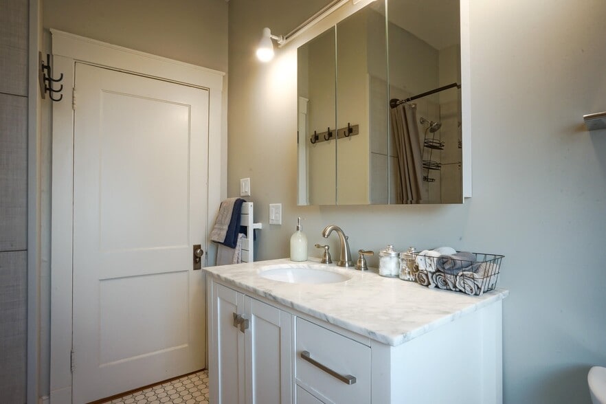 More Photos Of 1100 Arizona Ave, Trinidad Specialty For Sale