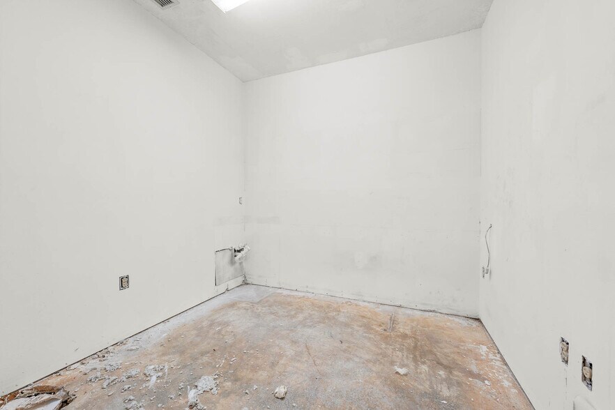 More Photos Of 2306 Lee Rd, Winter Park Medical For Lease