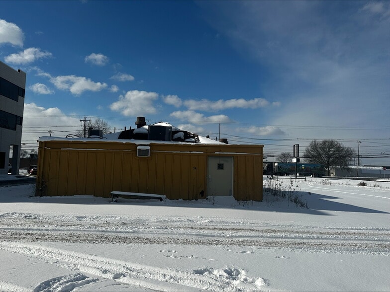 3110 Winton rd, Rochester, NY 14623 Service For Sale