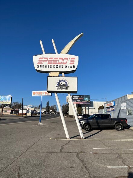 More Photos Of 2918 N Nevada St, Spokane Auto Repair For Sale