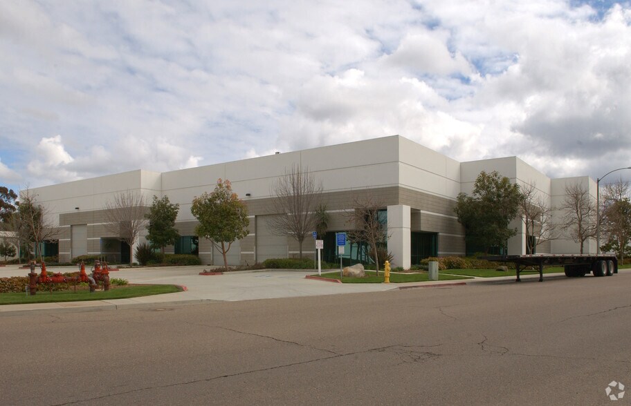More Photos Of 520 Corporate Dr, Escondido Warehouse For Lease