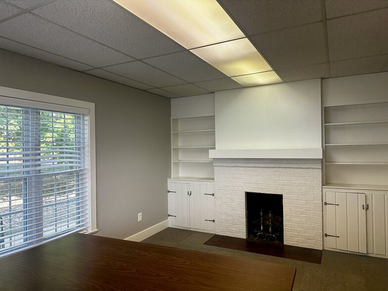 More Photos Of 225 E Liberty St, Medina Office For Lease