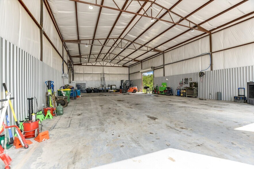 More Photos Of 204 FM 696, Elgin Light Manufacturing For Sale