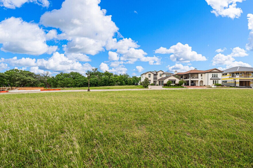 More Photos Of The Enclave, Waco Land For Sale