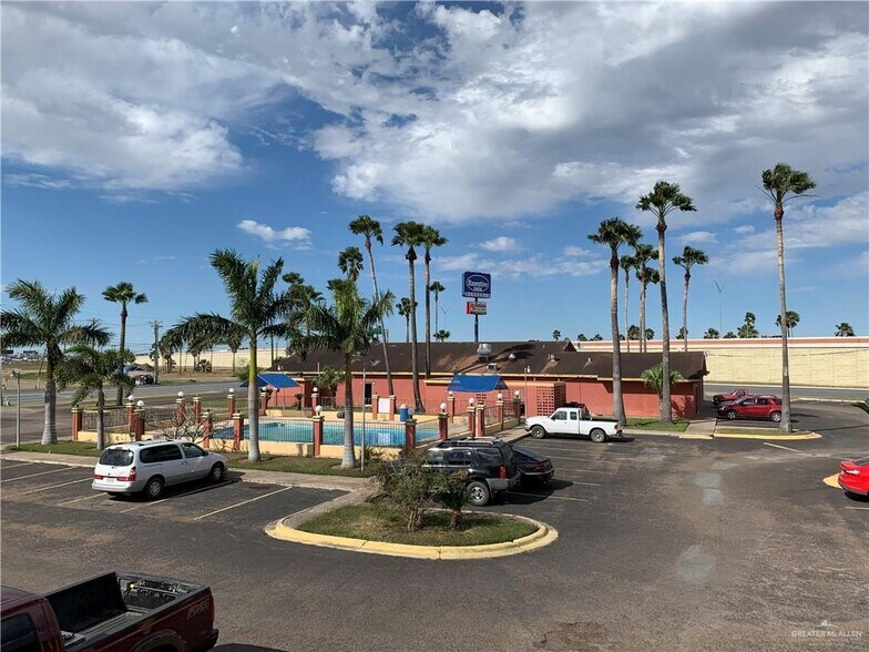 More Photos Of 1990 W Expressway 83, Mercedes Hotel For Sale