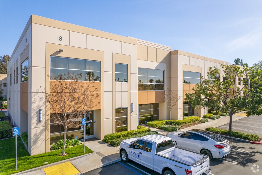 More Photos Of 16 Goodyear, Irvine Light Manufacturing For Lease