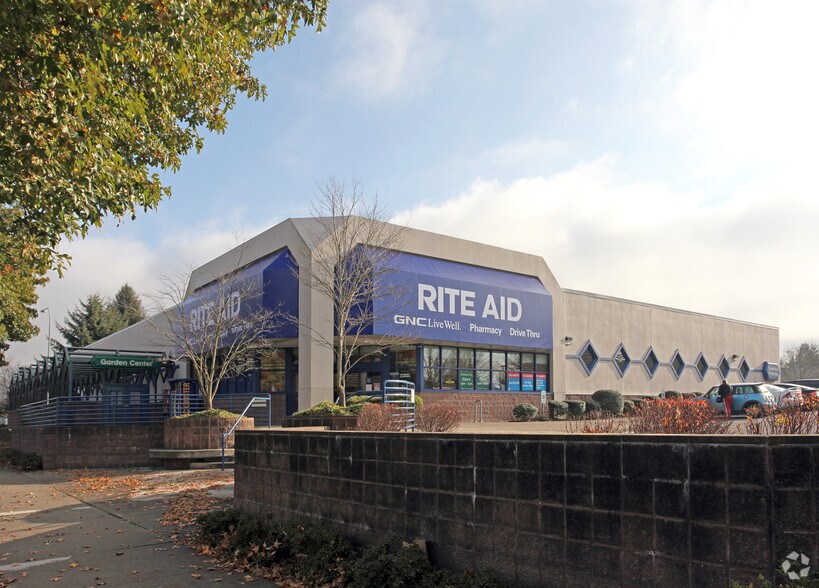 More Photos Of 4776 Whitman Ln SE, Lacey Drugstore For Lease