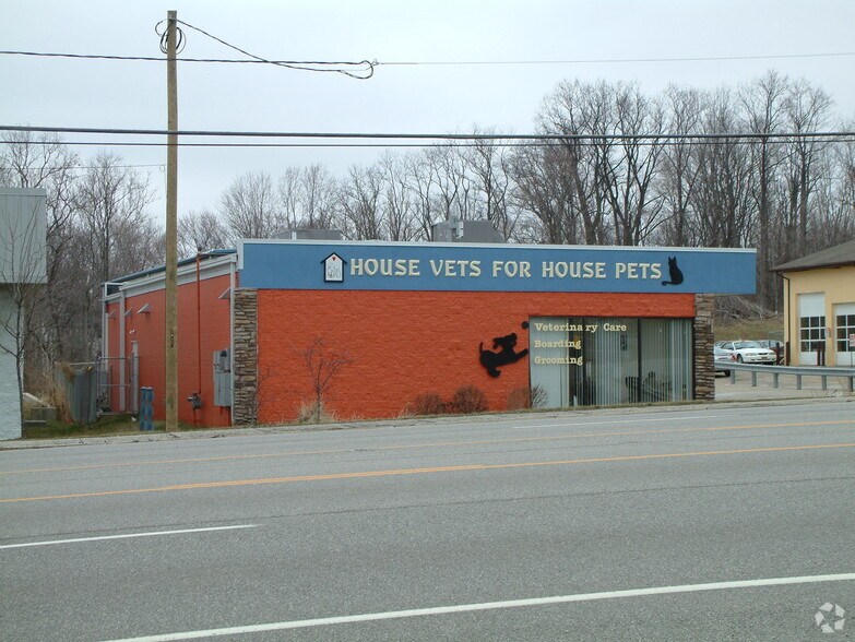 More Photos Of 8240 Beechmont Ave, Cincinnati Office For Sale