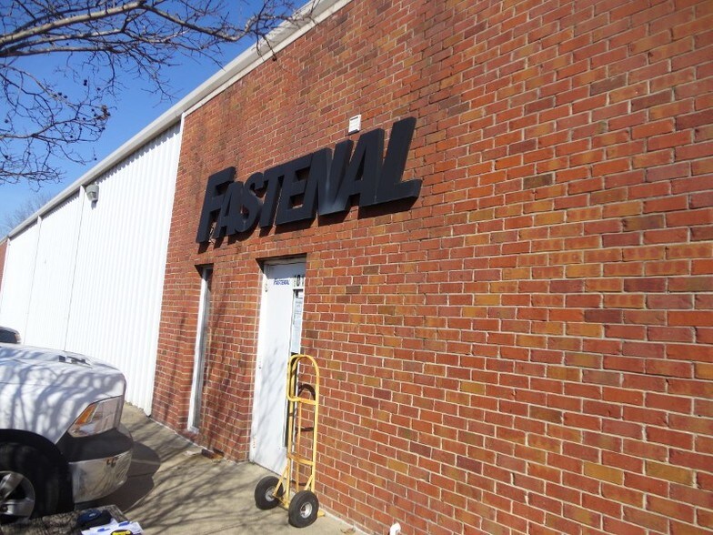 More Photos Of 310 Moore Ln, Collierville Warehouse For Lease