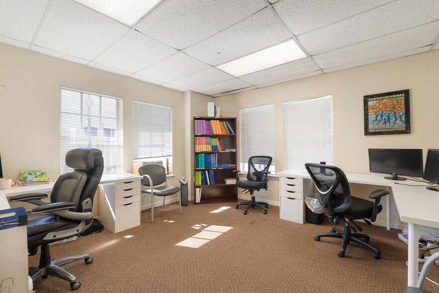 More Photos Of 1507 20th St, Vero Beach Medical For Sale