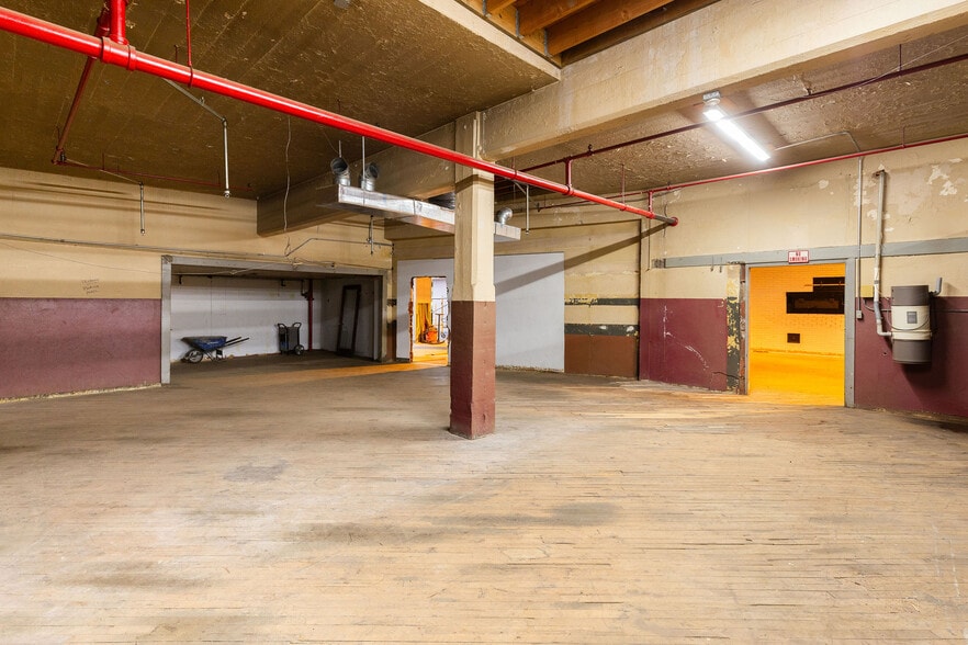 More Photos Of 333 N 6th St, Kansas City Warehouse For Sale