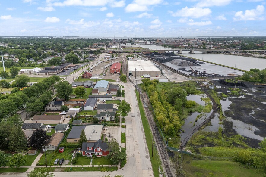 More Photos Of 1138 State St, Green Bay Warehouse For Sale