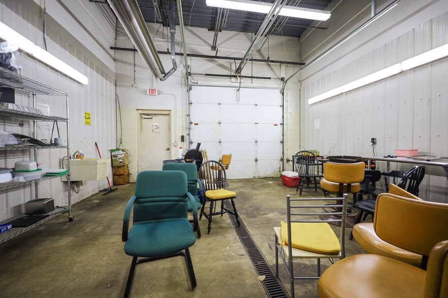 More Photos Of 2052-2070 Romig Rd, Akron Storefront For Sale
