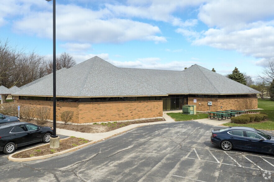 More Photos Of 1661 Holland Rd, Maumee Medical For Lease