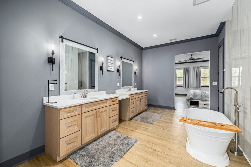 More Photos Of 6012 Long Branch Rd, Jacksonville Horse Stables For Sale