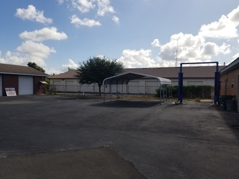 More Photos Of 3411 Recker Hwy, Winter Haven Flex For Lease