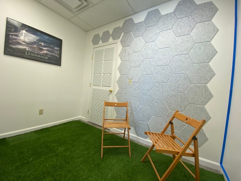 More Photos Of 34 Town St, Norwich Storefront Retail Office For Sale