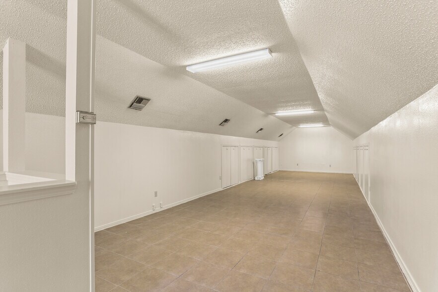 More Photos Of 1420 Fourth St, Westwego Daycare Center For Lease