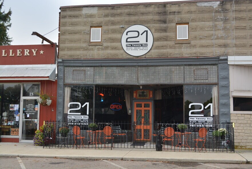 More Photos Of 21 Park Pl, West College Corner Specialty For Sale