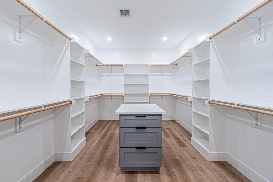 More Photos Of 2376 Longhorn St, Dallas Apartments For Sale