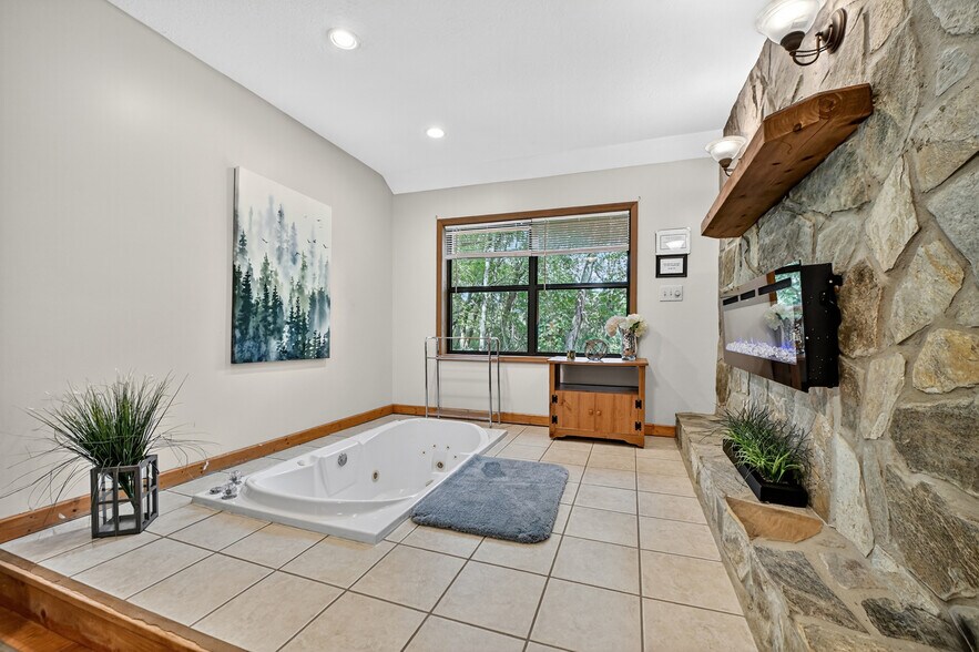 More Photos Of 77 Alpine Way, Blairsville Hotel For Sale